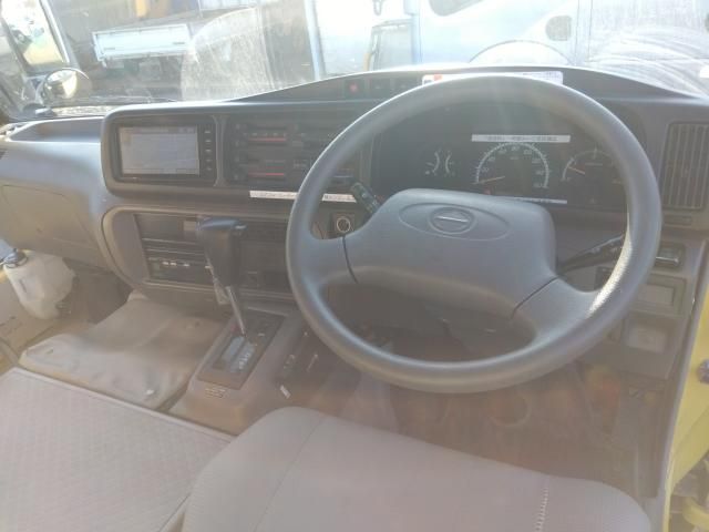 HINO LIESSE2 2015 Image 31