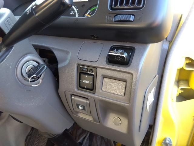 HINO LIESSE2 2015 Image 31