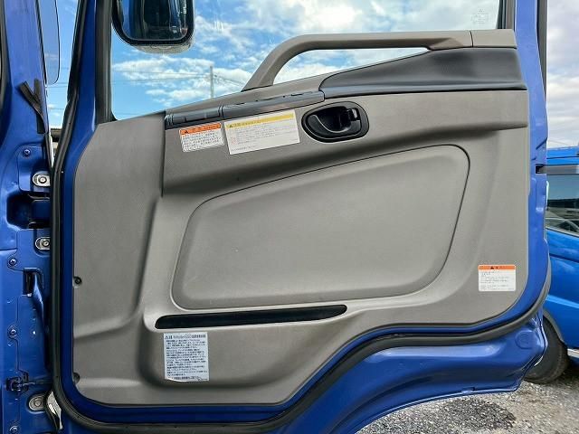 MITSUBISHI FUSOU SUPER GREAT 2017 Image 31