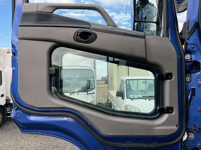 MITSUBISHI FUSOU SUPER GREAT 2017 Image 31