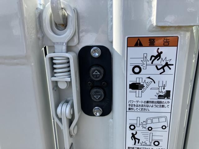 MITSUBISHI CANTER 2024 Image 31