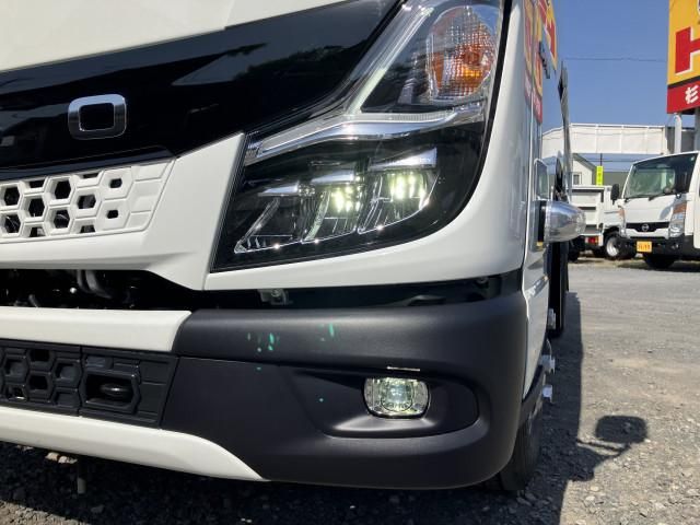 MITSUBISHI CANTER 2024 Image 31