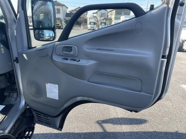 HINO DUTRO 2020 Image 31