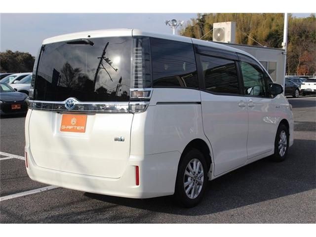 TOYOTA VOXY HYBRID 2017 Image 31