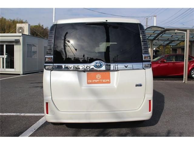 TOYOTA VOXY HYBRID 2017 Image 31