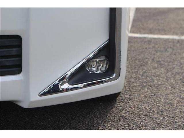 TOYOTA VOXY HYBRID 2017 Image 31