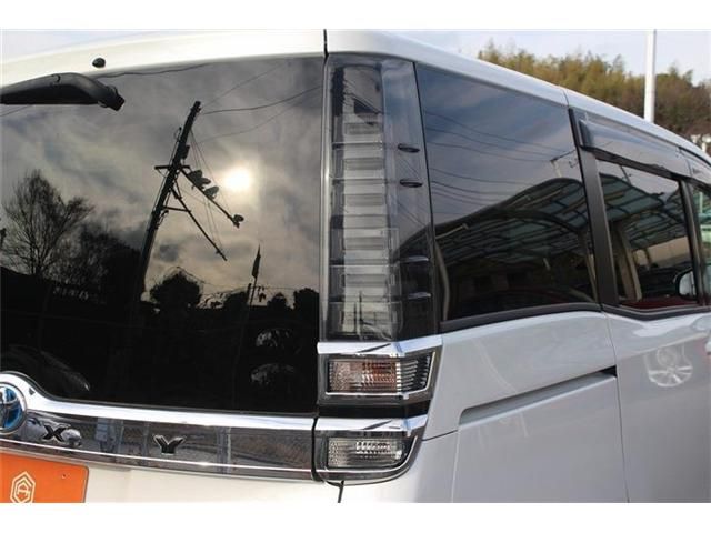 TOYOTA VOXY HYBRID 2017 Image 31