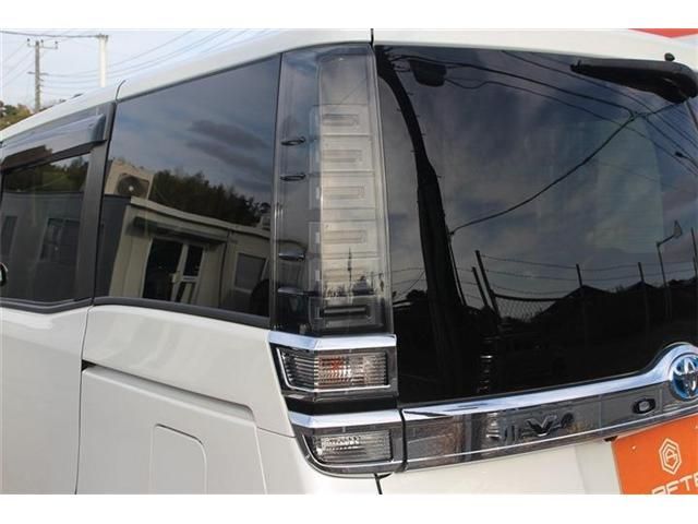 TOYOTA VOXY HYBRID 2017 Image 31