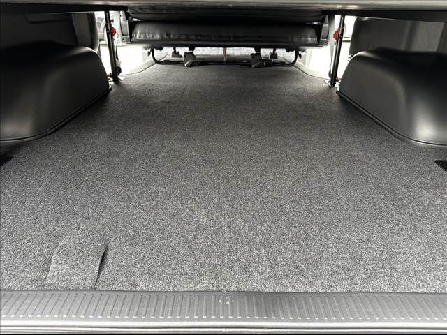 TOYOTA HIACE VAN 2WD 2025 Image 31