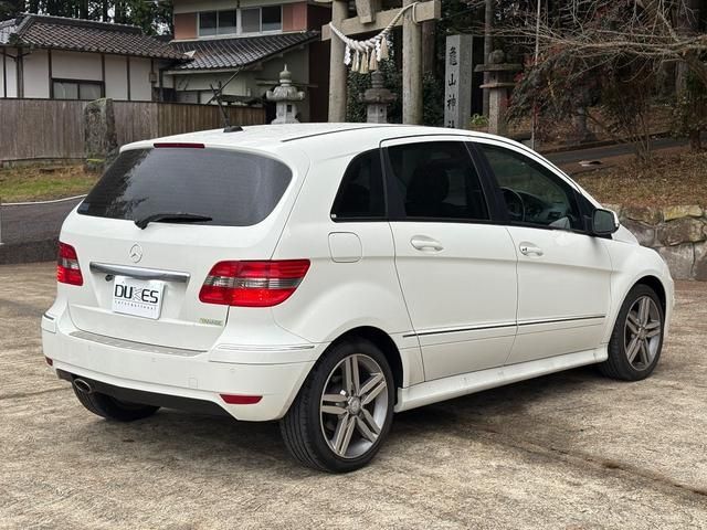 MERCEDES BENZ B CLAS 2011 Image 31