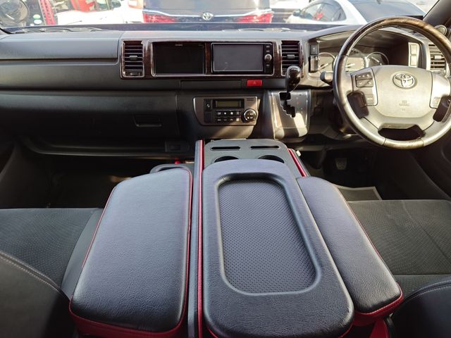 TOYOTA HIACE VAN 2WD 2018 Image 31