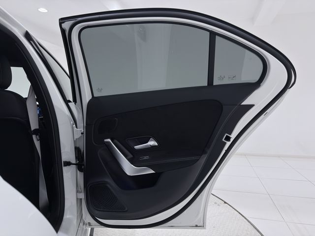 MERCEDES BENZ A CLAS 2025 Image 31