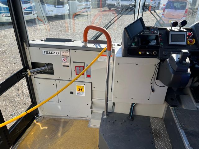 ISUZU ERGA 2019 Image 31