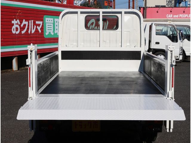 TOYOTA DYNA 2017 Image 31