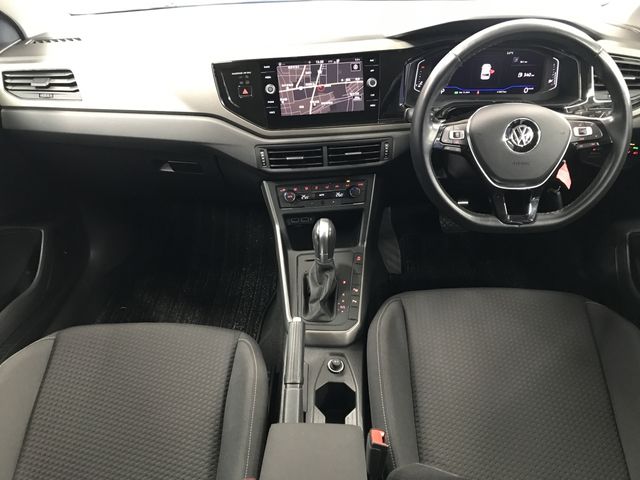 VOLKSWAGEN POLO 2018 Image 31