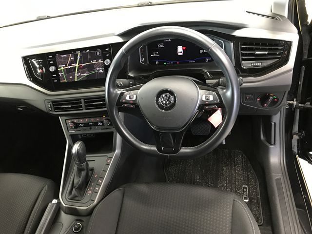 VOLKSWAGEN POLO 2018 Image 31
