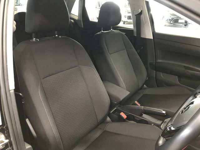 VOLKSWAGEN POLO 2018 Image 31