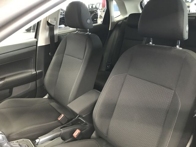 VOLKSWAGEN POLO 2018 Image 31