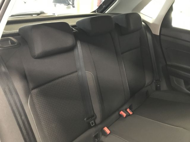 VOLKSWAGEN POLO 2018 Image 31