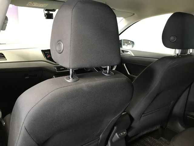 VOLKSWAGEN POLO 2018 Image 31