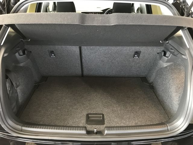 VOLKSWAGEN POLO 2018 Image 31