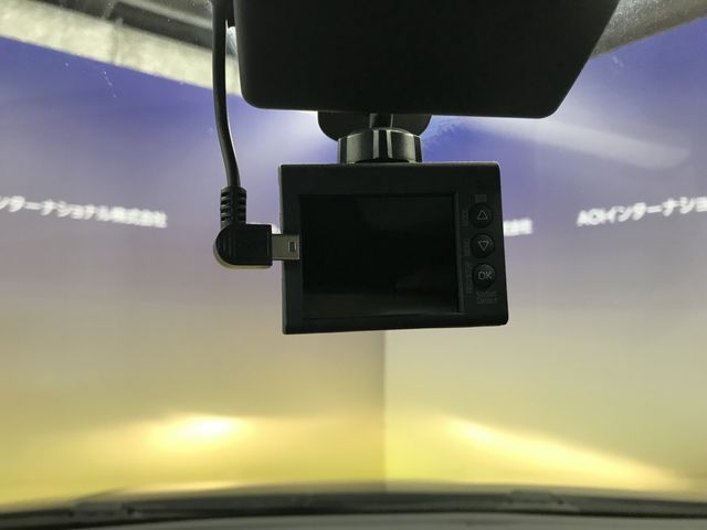 VOLKSWAGEN POLO 2018 Image 31