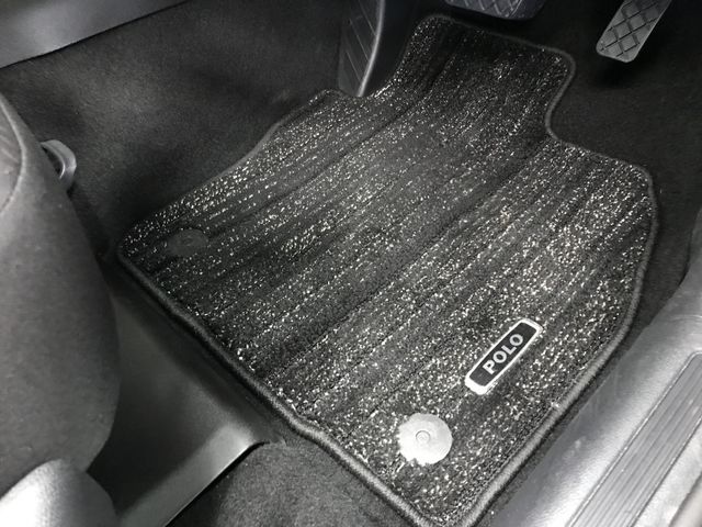 VOLKSWAGEN POLO 2018 Image 31