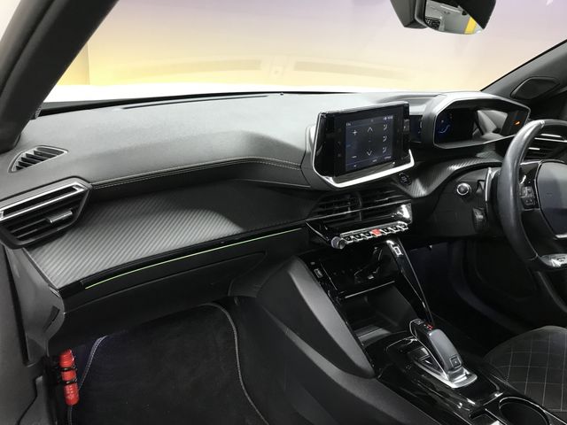 PEUGEOT 2008 2020 Image 31