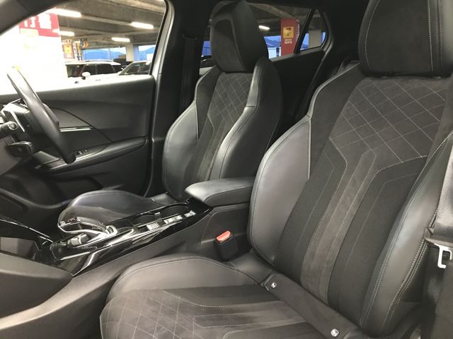 PEUGEOT 2008 2020 Image 31