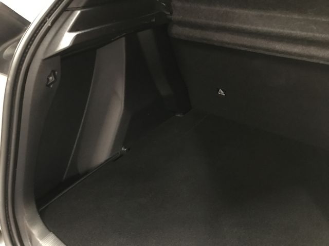 PEUGEOT 2008 2020 Image 31