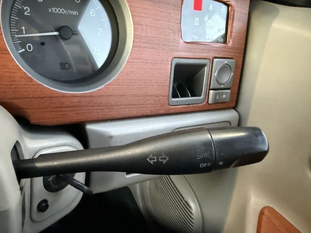 NISSAN RASHEEN 1996 Image 31