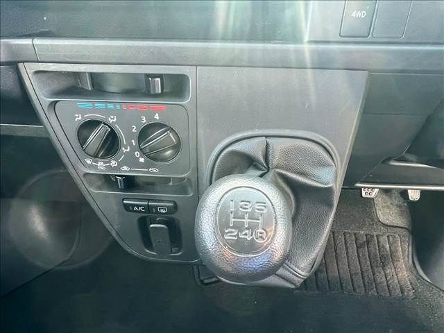 DAIHATSU HIJET CARGO 4WD 2020 Image 31