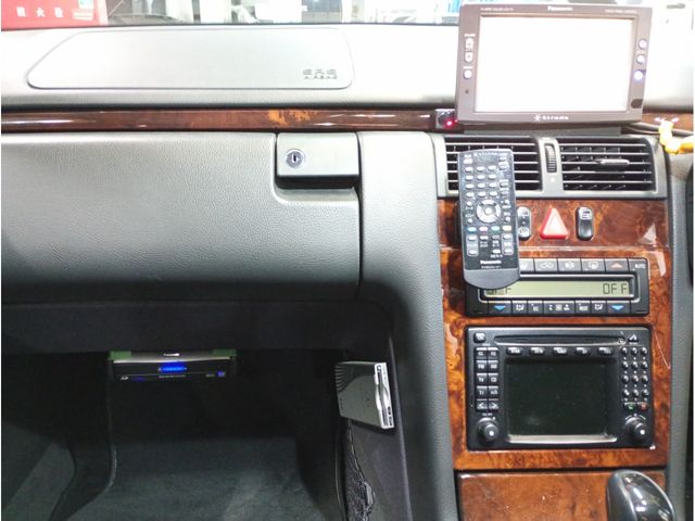 MERCEDES BENZ E CLAS 2003 Image 31