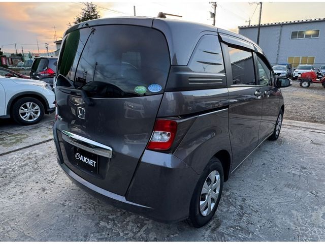 HONDA FREED SPIKE 2013 Image 31