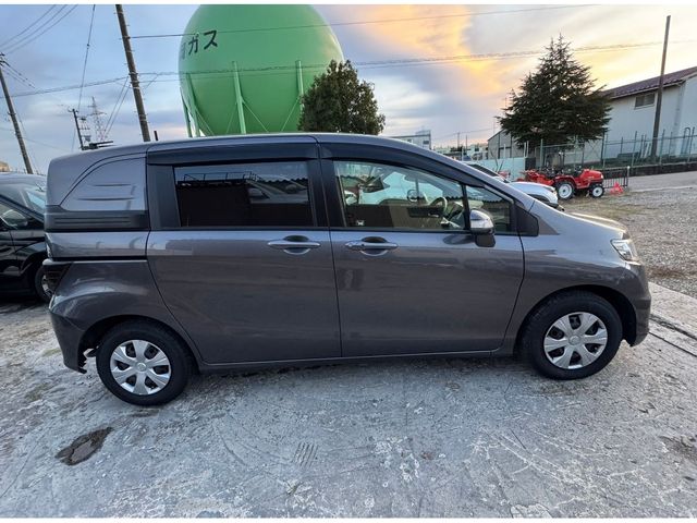 HONDA FREED SPIKE 2013 Image 31