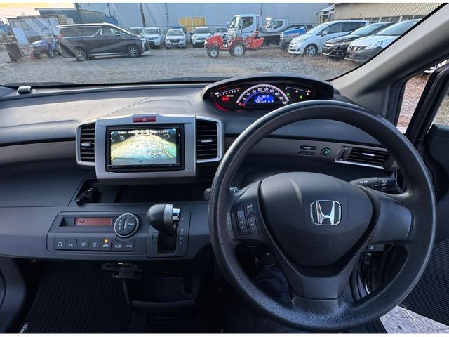 HONDA FREED SPIKE 2013 Image 31