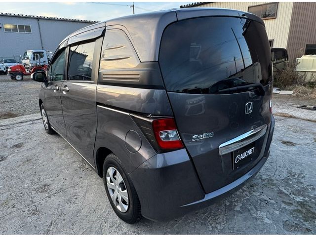 HONDA FREED SPIKE 2013 Image 31