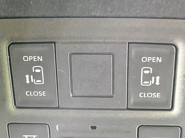 TOYOTA VOXY HYBRID 2023 Image 31