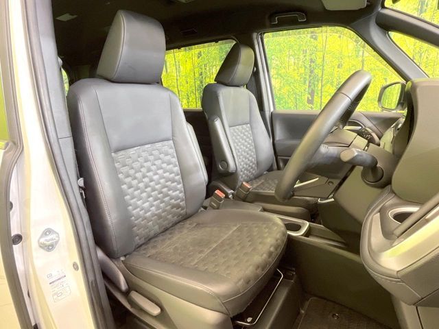 TOYOTA VOXY HYBRID 2023 Image 31