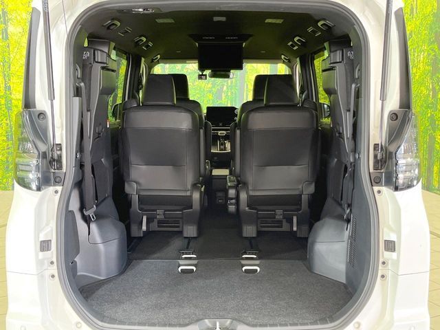 TOYOTA VOXY HYBRID 2023 Image 31