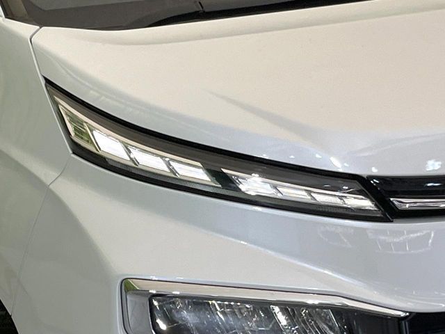 TOYOTA VOXY HYBRID 2023 Image 31