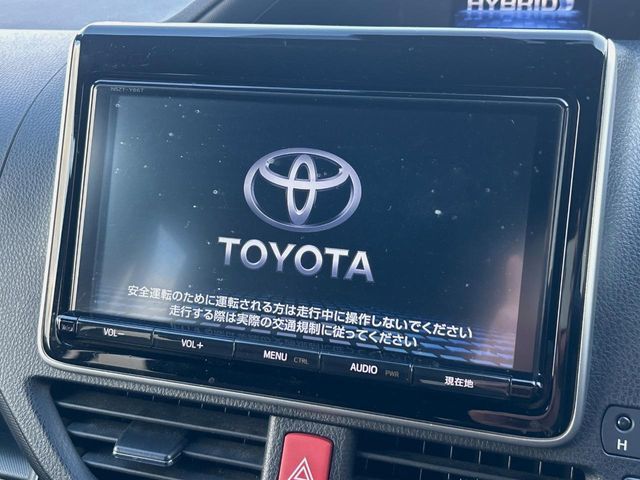 TOYOTA VOXY HYBRID 2017 Image 31