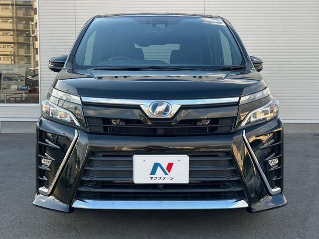 TOYOTA VOXY HYBRID 2017 Image 31