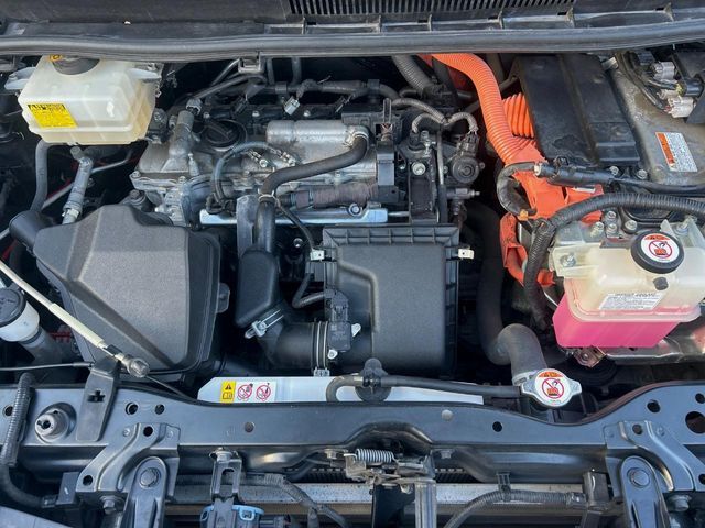 TOYOTA VOXY HYBRID 2017 Image 31