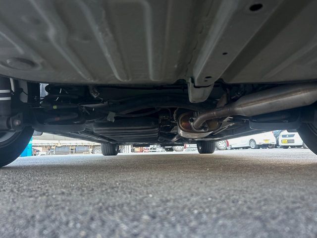 TOYOTA VOXY HYBRID 2017 Image 31