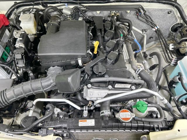 SUZUKI JIMNY NOMADE 2025 Image 31