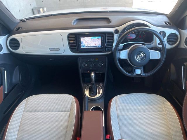 VOLKSWAGEN THE BEETL 2014 Image 31