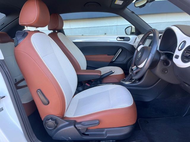 VOLKSWAGEN THE BEETL 2014 Image 31