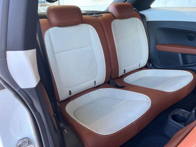 VOLKSWAGEN THE BEETL 2014 Image 31