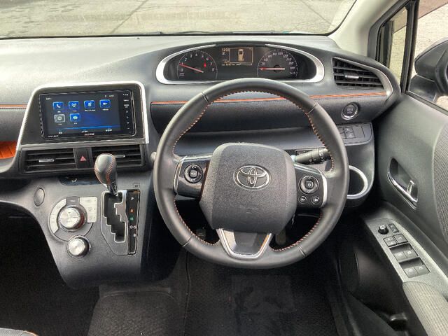 TOYOTA SIENTA 2018 Image 31